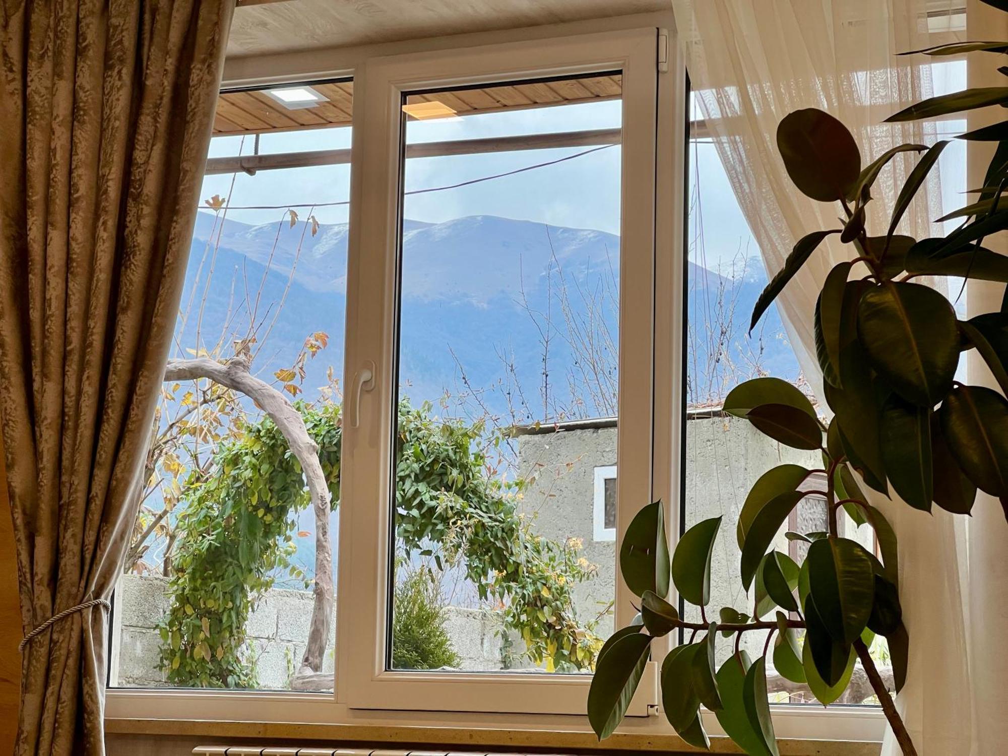 Green Park Guest House Dilijan Esterno foto